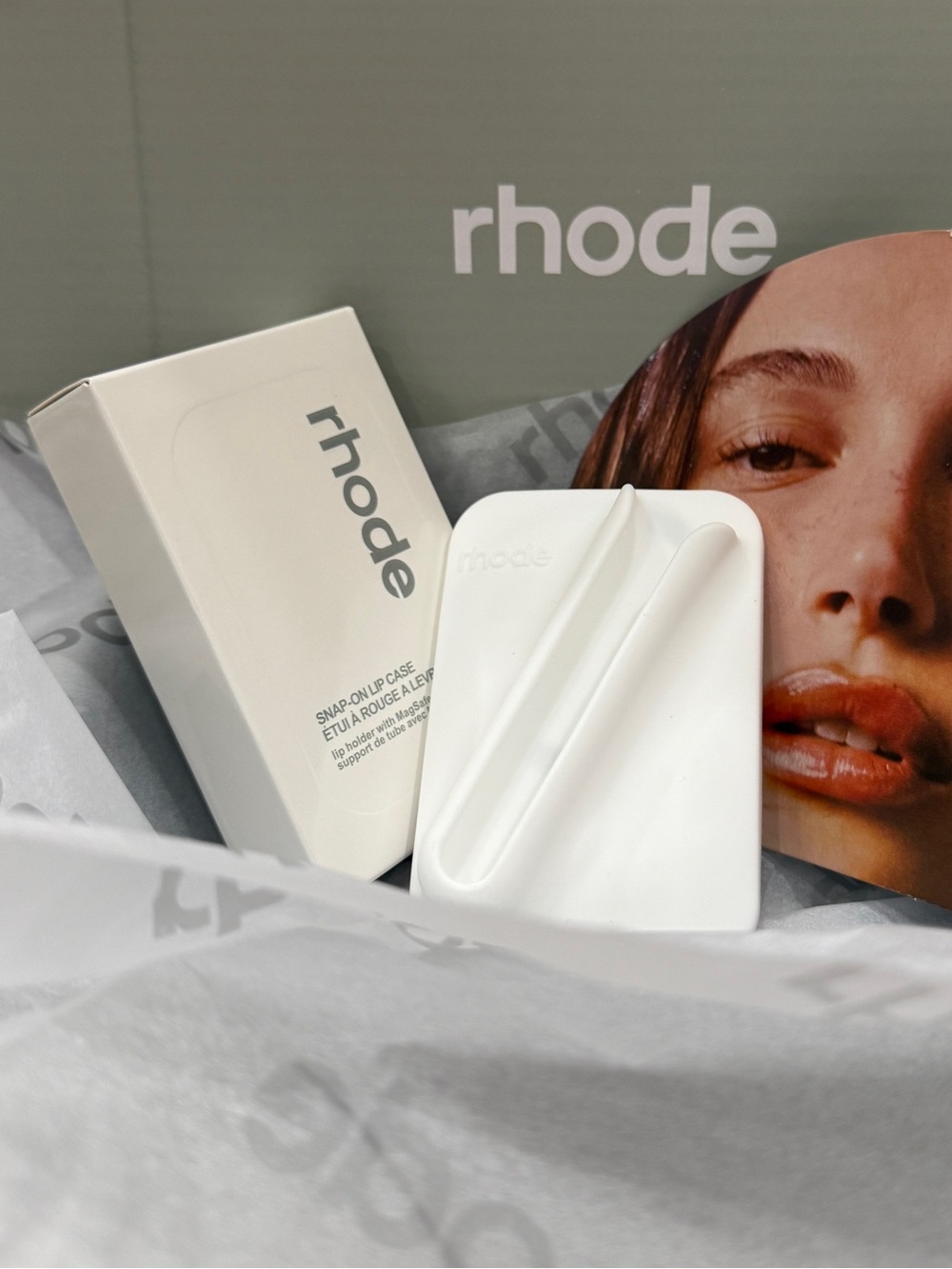 Rhode WHITE MagSafe Snap-On Lip Case for iPhone Magnetic Holder
